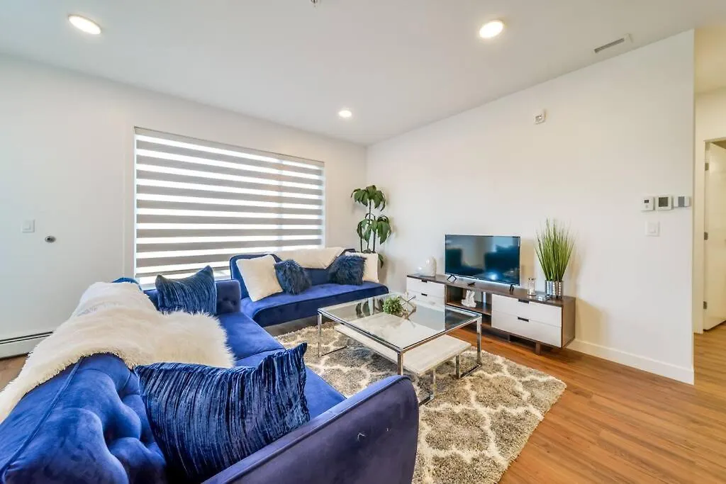 Appartement Royal Blue Wild Oasis Corner Pnhse Kingbed U/G Wi-Fi à Edmonton 0*,  Canada
