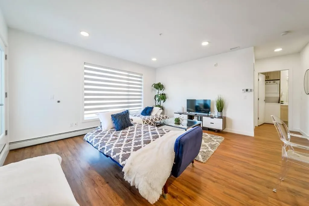 Appartement Royal Blue Wild Oasis Corner Pnhse Kingbed U/G Wi-Fi à Edmonton