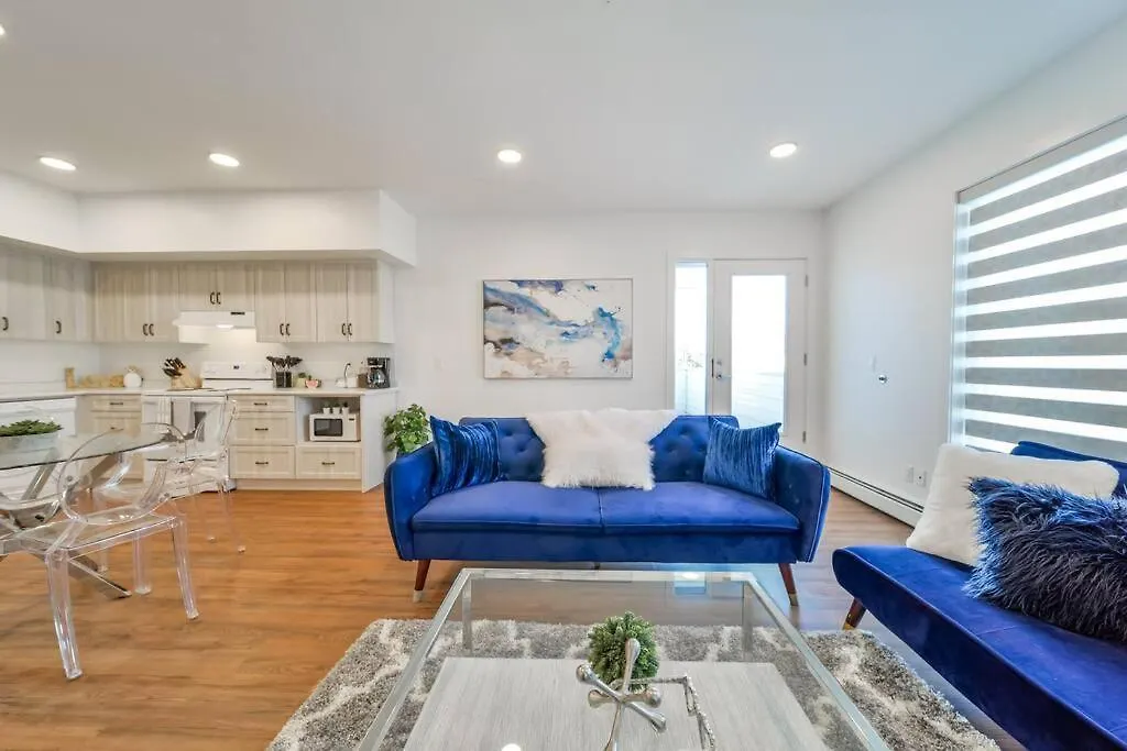 Appartement Royal Blue Wild Oasis Corner Pnhse Kingbed U/G Wi-Fi à Edmonton